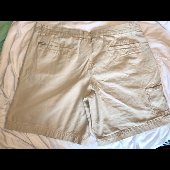 Columbia Roc Short Size 42 10 inch inseam - Picture 2 of 3